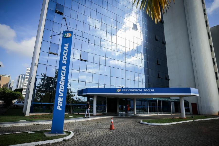 Por que o INSS nega benefícios indevidamente? O que o TCU revelou